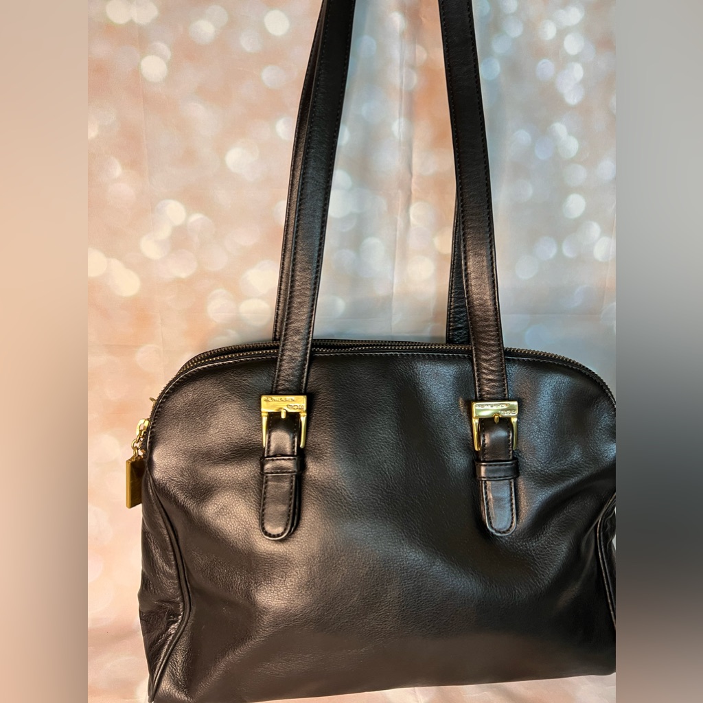 Ralph Lauren. Black Leather Shoulder Bag.